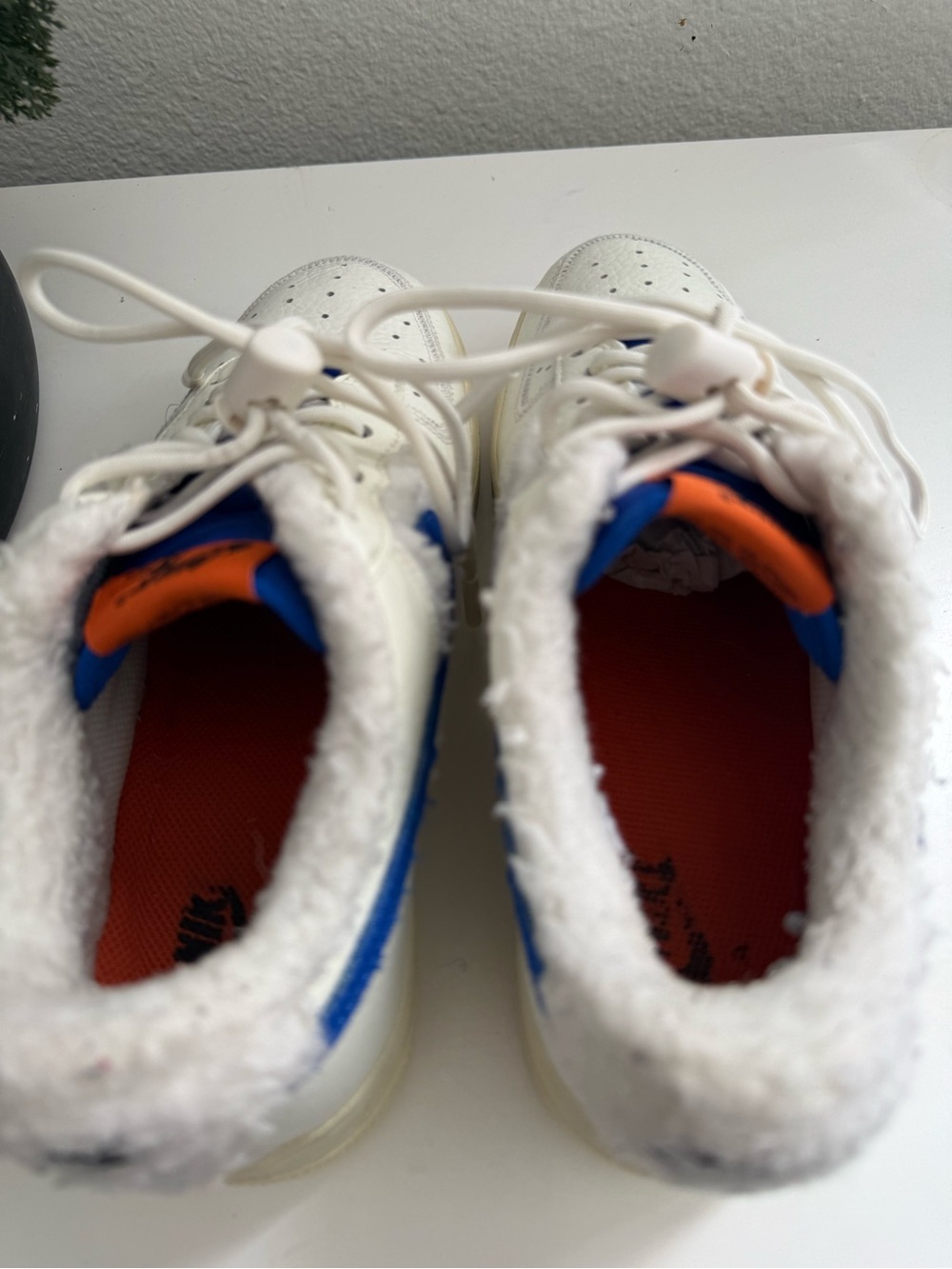 Nike Air for 1’07 low Sherpa fleece women size 8 Cream Sneakers with Blue - Picture 6 of 9